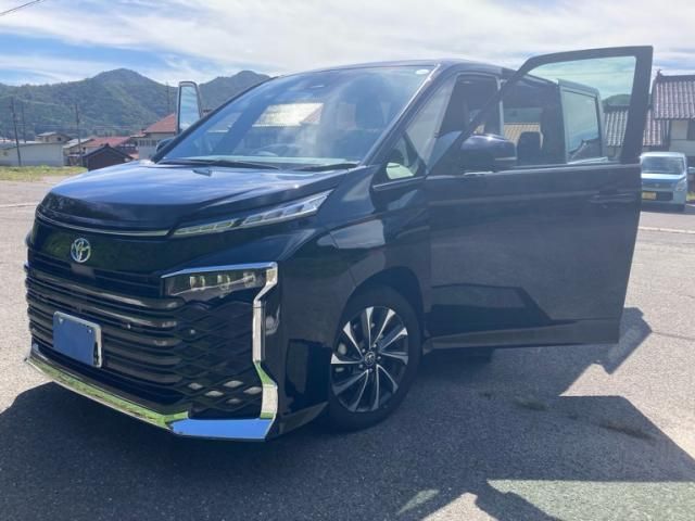 TOYOTA / VOXY HYBRID