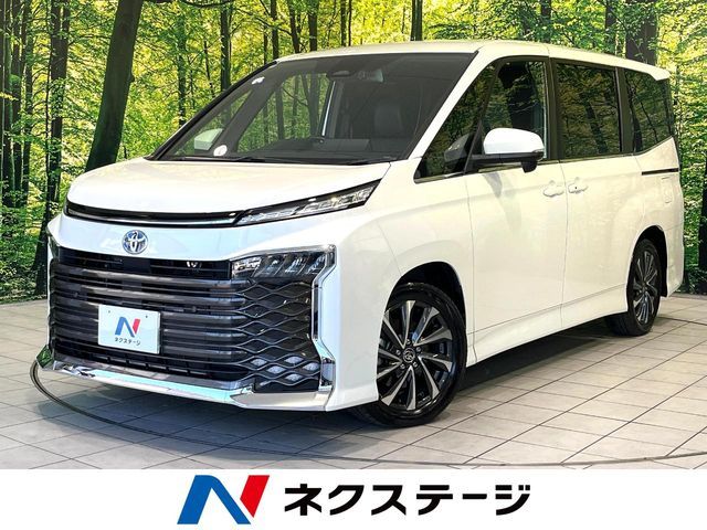 TOYOTA / VOXY HYBRID