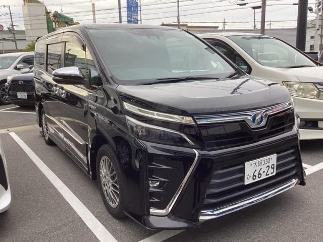 TOYOTA / VOXY HYBRID