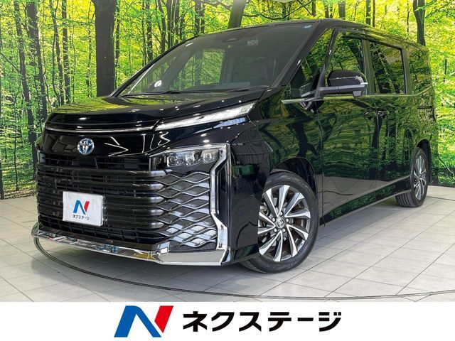 TOYOTA / VOXY HYBRID