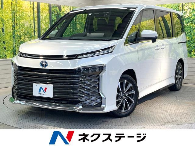 TOYOTA / VOXY HYBRID