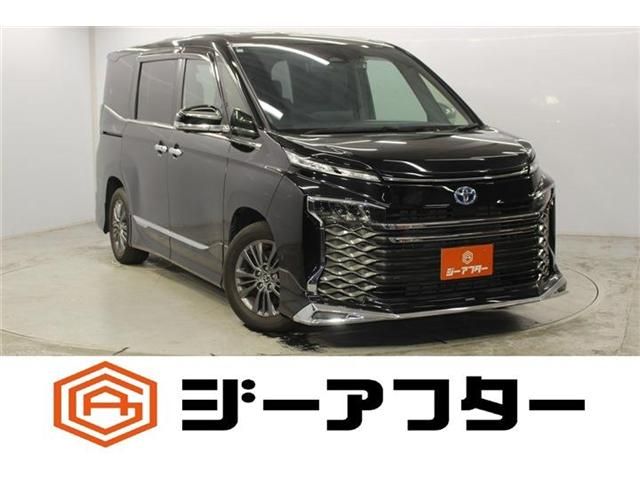 TOYOTA / VOXY HYBRID