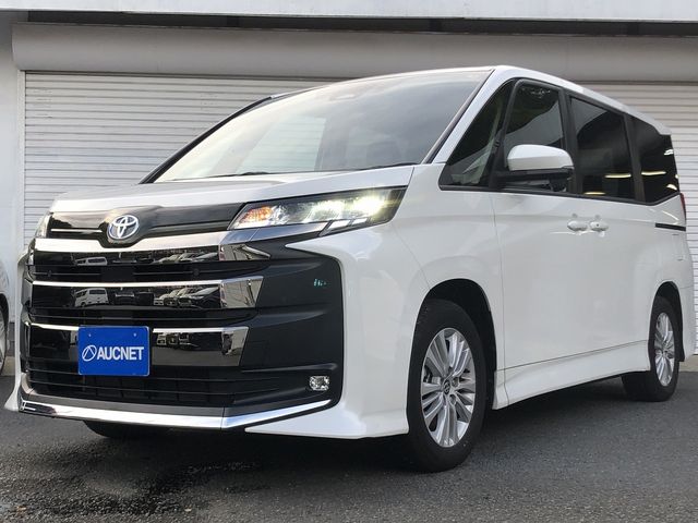 TOYOTA / NOAH HYBRID