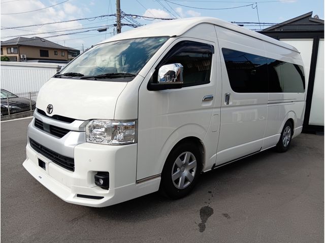 TOYOTA / HIACE COMMUTER