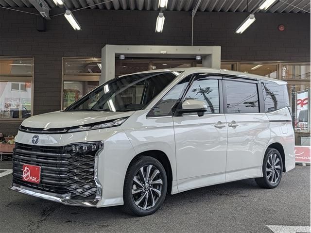 TOYOTA / VOXY HYBRID