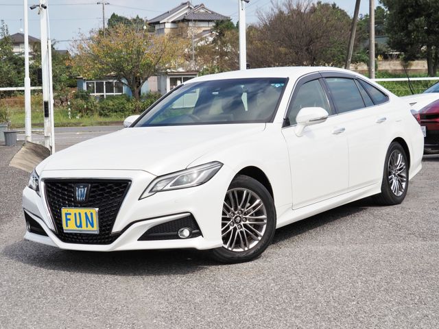 Japanese used car Ref# 1708545 TOYOTA / CROWN sedan hybrid