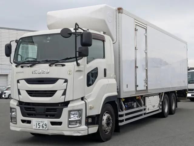 ISUZU / GIGA