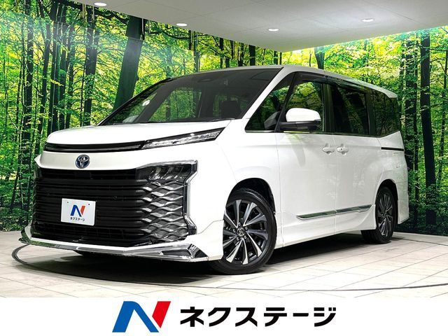TOYOTA / VOXY HYBRID