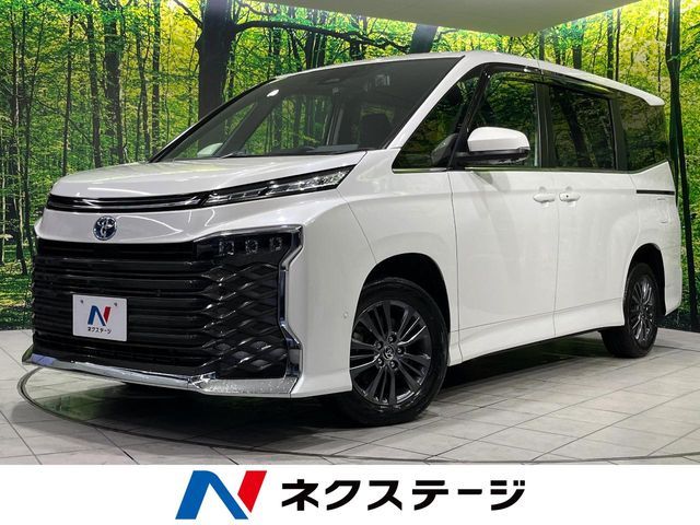 TOYOTA / VOXY HYBRID 4WD