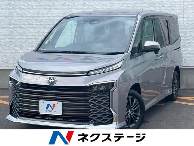TOYOTA / VOXY HYBRID