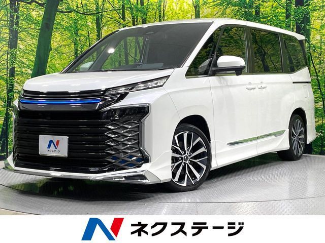 TOYOTA / VOXY HYBRID