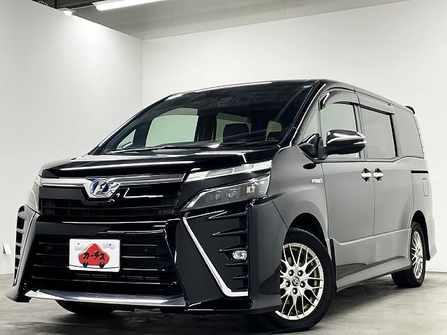 TOYOTA / VOXY HYBRID