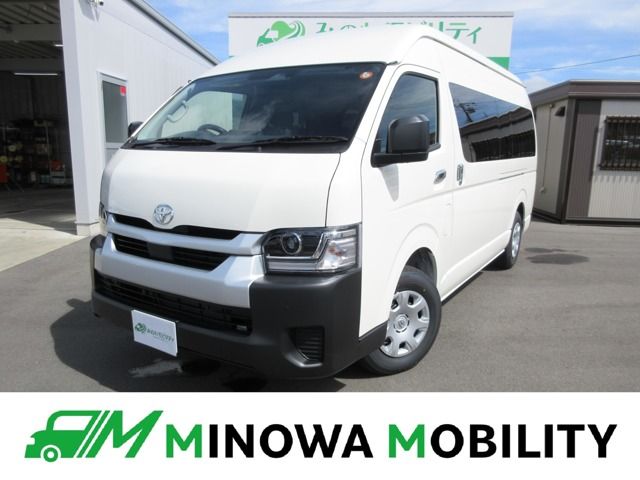 TOYOTA / HIACE COMMUTER 4WD