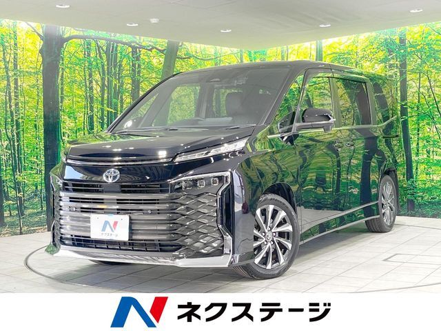 TOYOTA / VOXY HYBRID