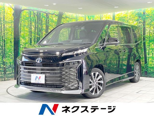 TOYOTA / VOXY HYBRID