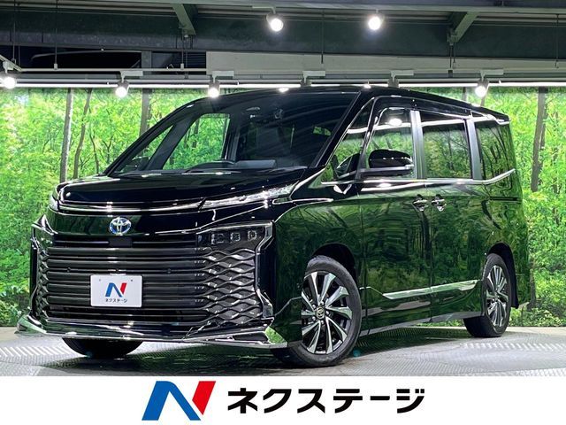 TOYOTA / VOXY HYBRID