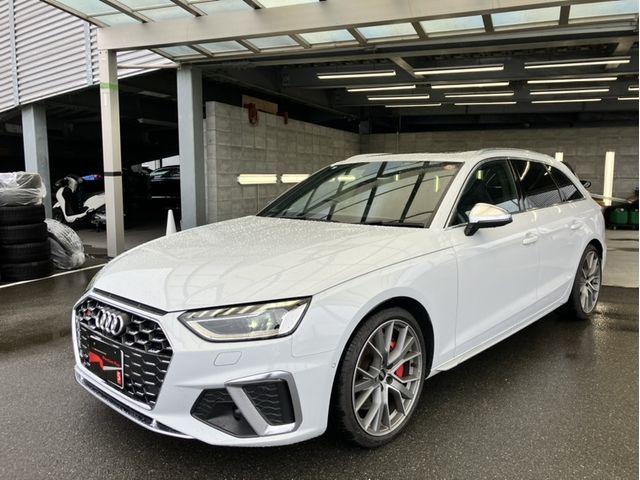 AUDI / AUDI S4 AVANT