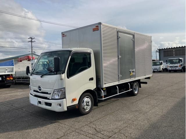 Japanese used car Ref# 1710779 HINO / DUTRO