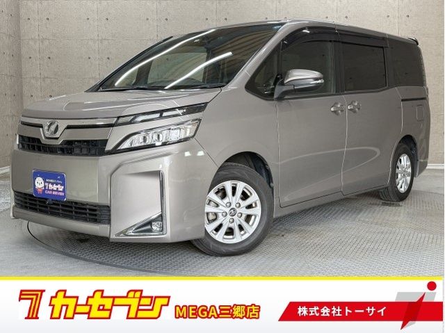 TOYOTA / VOXY