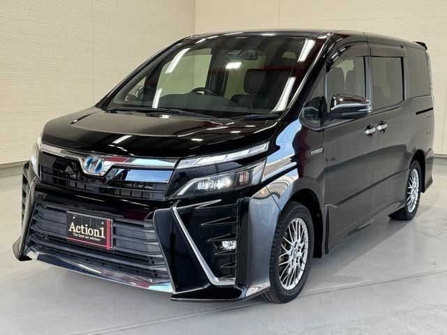TOYOTA / VOXY HYBRID