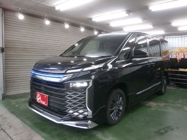TOYOTA / VOXY HYBRID 4WD