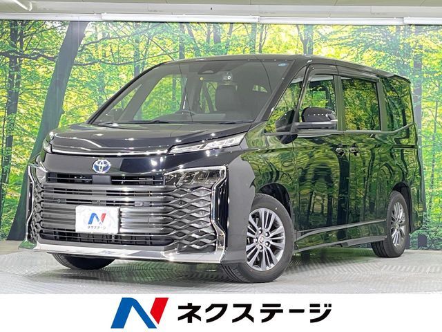 TOYOTA / VOXY HYBRID