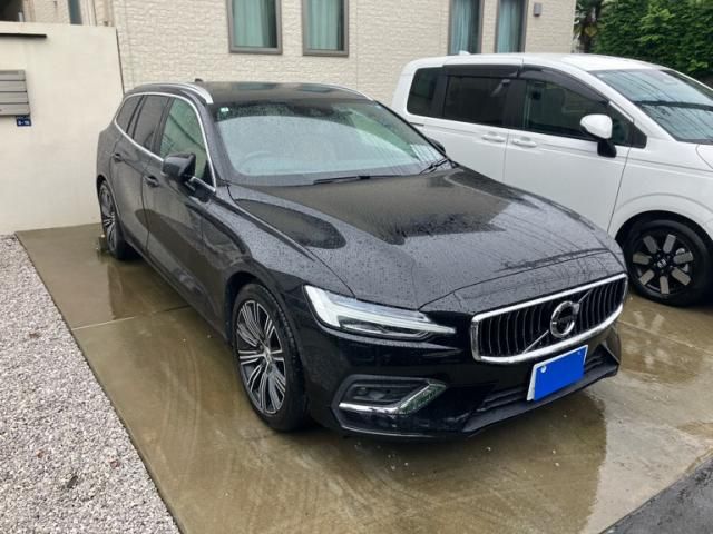 Japanese used car Ref# 1711616 VOLVO / VOLVO V60