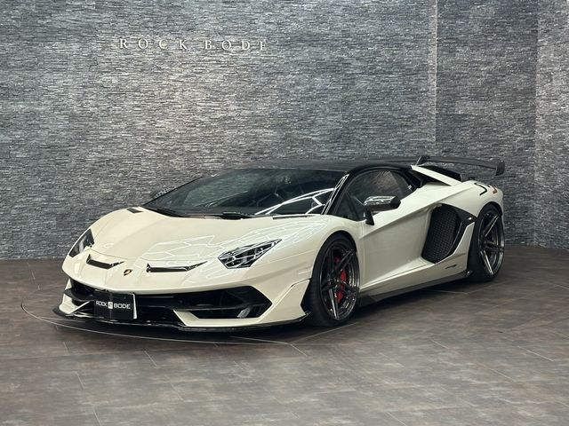 LAMBORGHINI / LAMBORGHINI Aventador