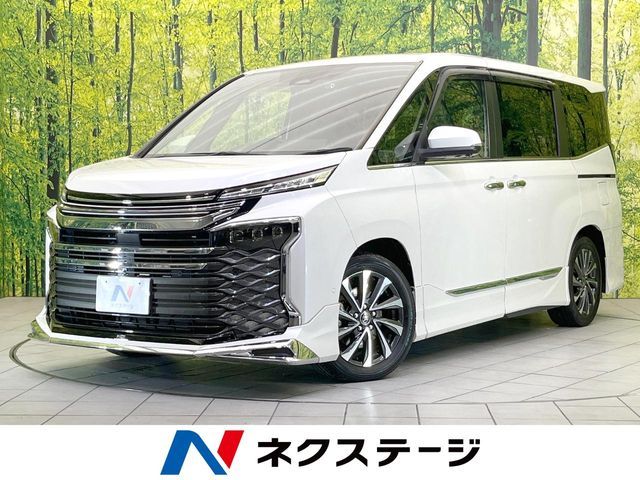 TOYOTA / VOXY HYBRID
