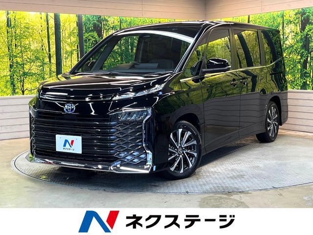 TOYOTA / VOXY HYBRID