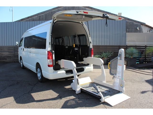 TOYOTA / HIACE COMMUTER