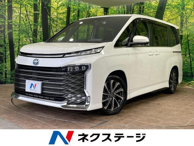 TOYOTA / VOXY HYBRID