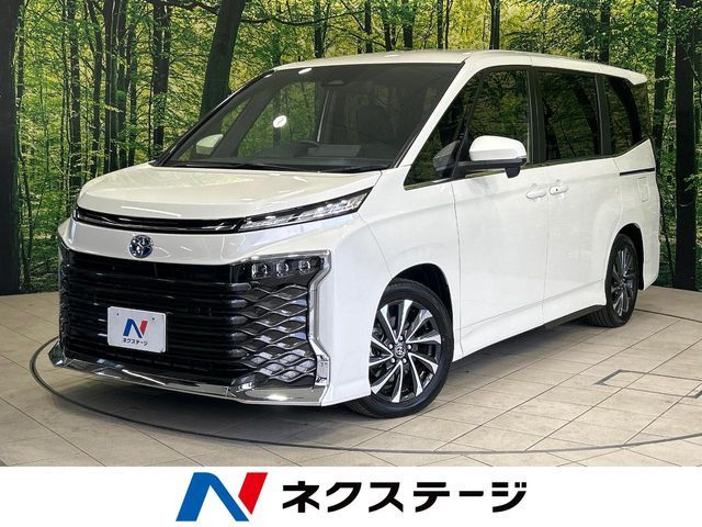 TOYOTA / VOXY HYBRID