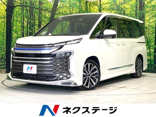 TOYOTA / VOXY HYBRID