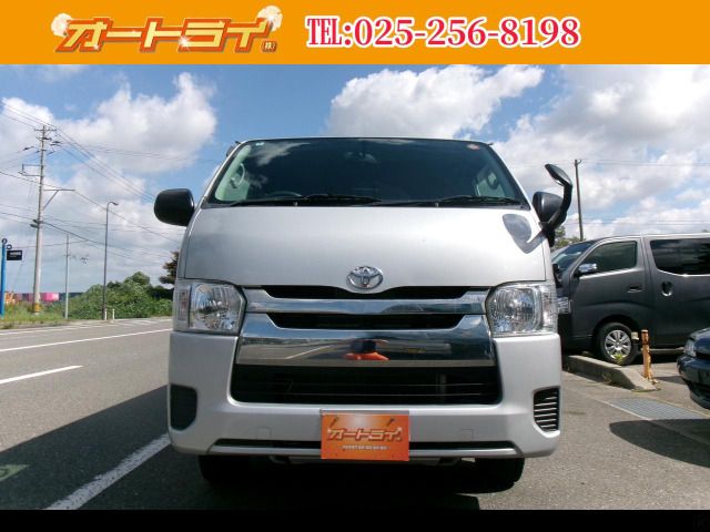 TOYOTA / HIACE van 4WD