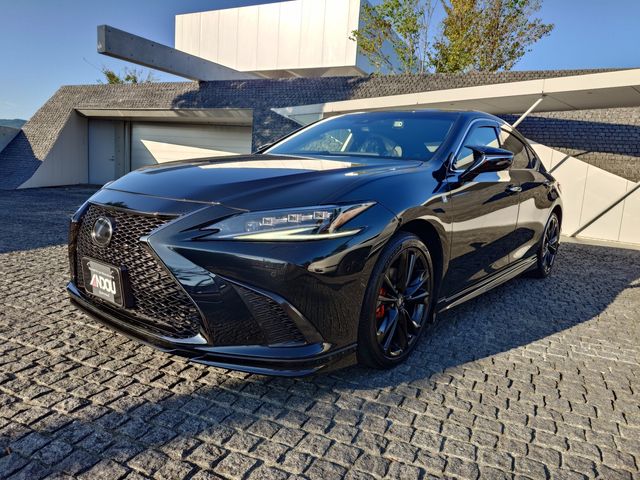 TOYOTA / LEXUS ES300h