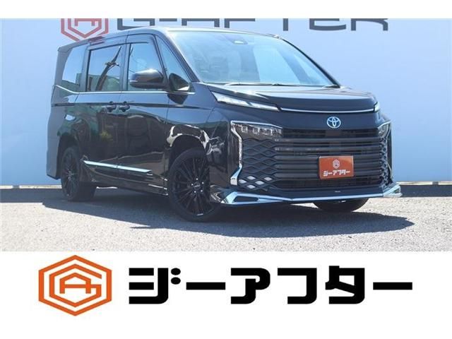 TOYOTA / VOXY HYBRID 4WD