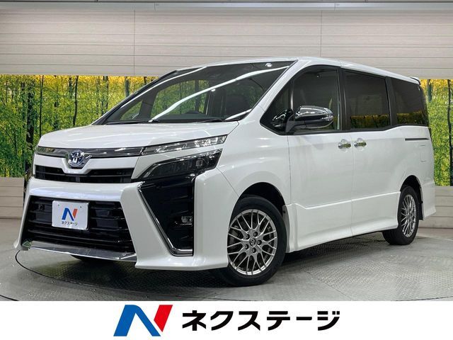 TOYOTA / VOXY HYBRID
