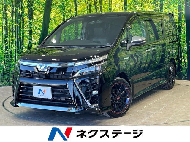 TOYOTA / VOXY HYBRID