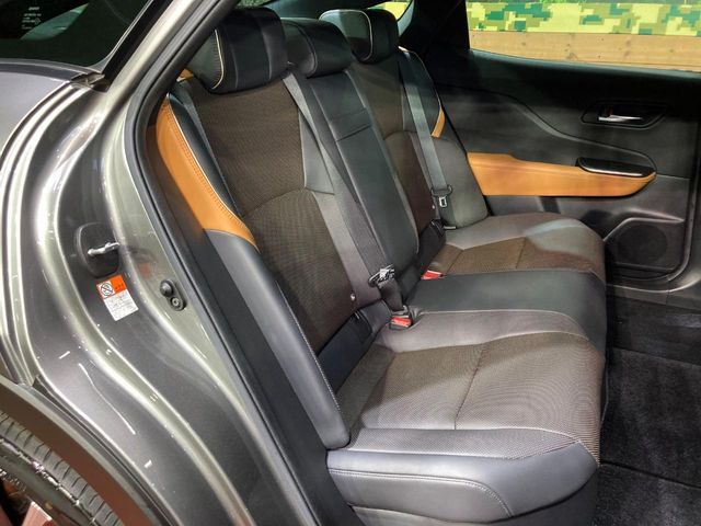 CROWN CROSSOVER