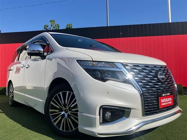 Japanese used car Ref# 1713408 NISSAN / ELGRAND  4WD