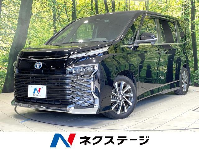 TOYOTA / VOXY HYBRID