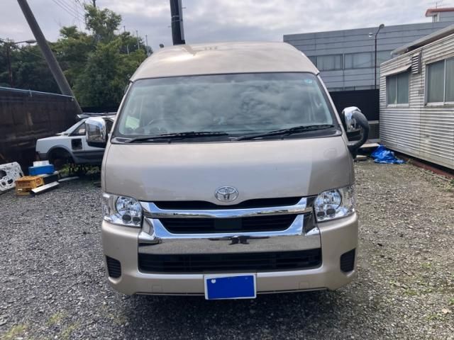 TOYOTA / HIACE COMMUTER