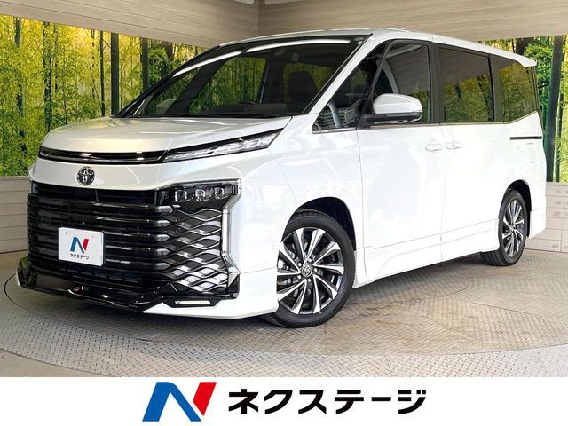 TOYOTA / VOXY HYBRID