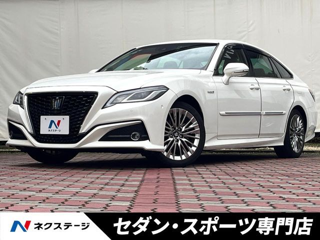 TOYOTA / CROWN sedan hybrid