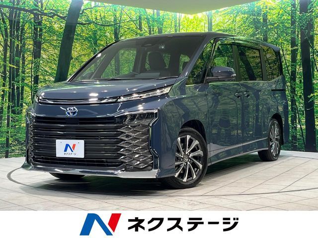 TOYOTA / VOXY HYBRID