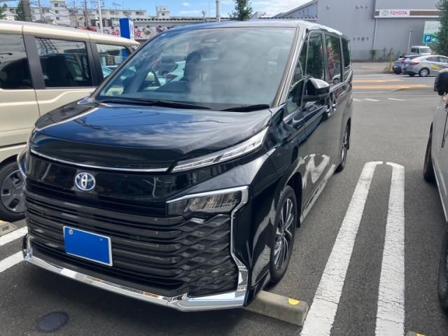 TOYOTA / VOXY HYBRID