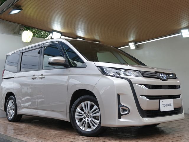 TOYOTA / NOAH HYBRID