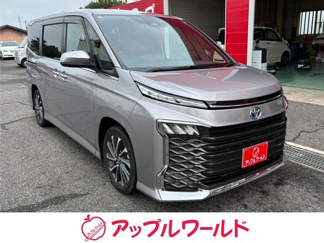 TOYOTA / VOXY HYBRID