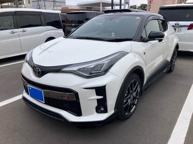 TOYOTA / C-HR 4WD